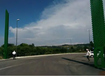 Green Gate Access Systems distributor for world’s largest Vertical Lifting Gate